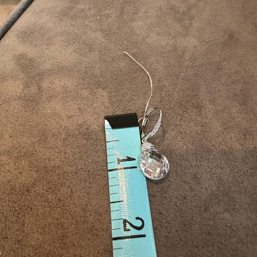 Elegant Silver Teardrop Crystal Earring - Picture 2 of 3